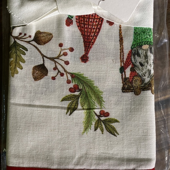 Pottery Barn Whimsical Woodland Forest Gnomes Cotton/Linen Guest Towels 🎄 - Picture 7 of 16